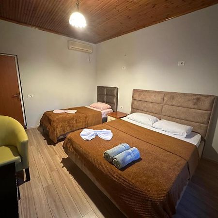 Eden Hostel Tirana Kültér fotó