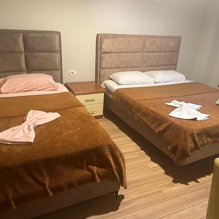 Eden Hostel Tirana Kültér fotó
