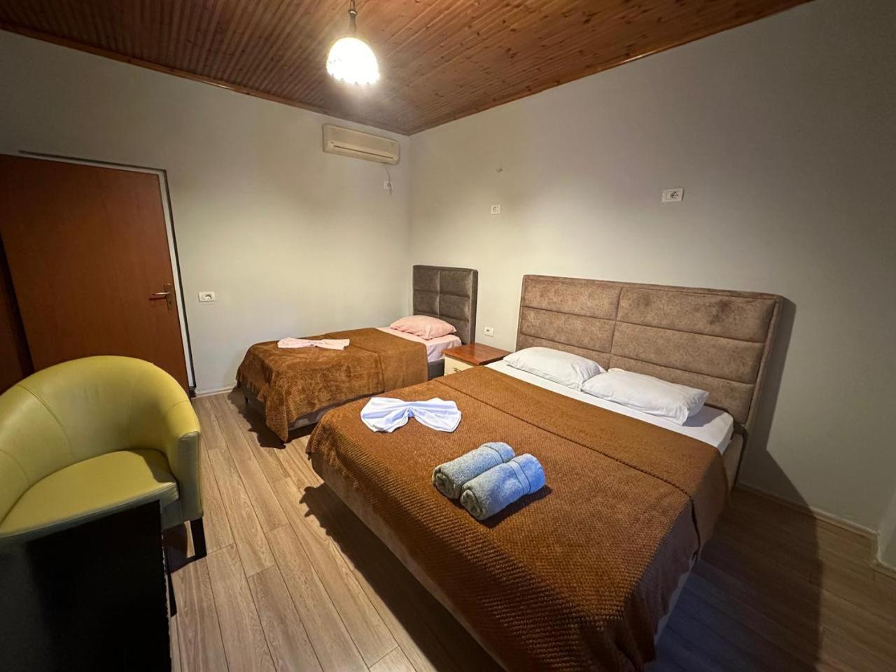 Eden Hostel Tirana Kültér fotó