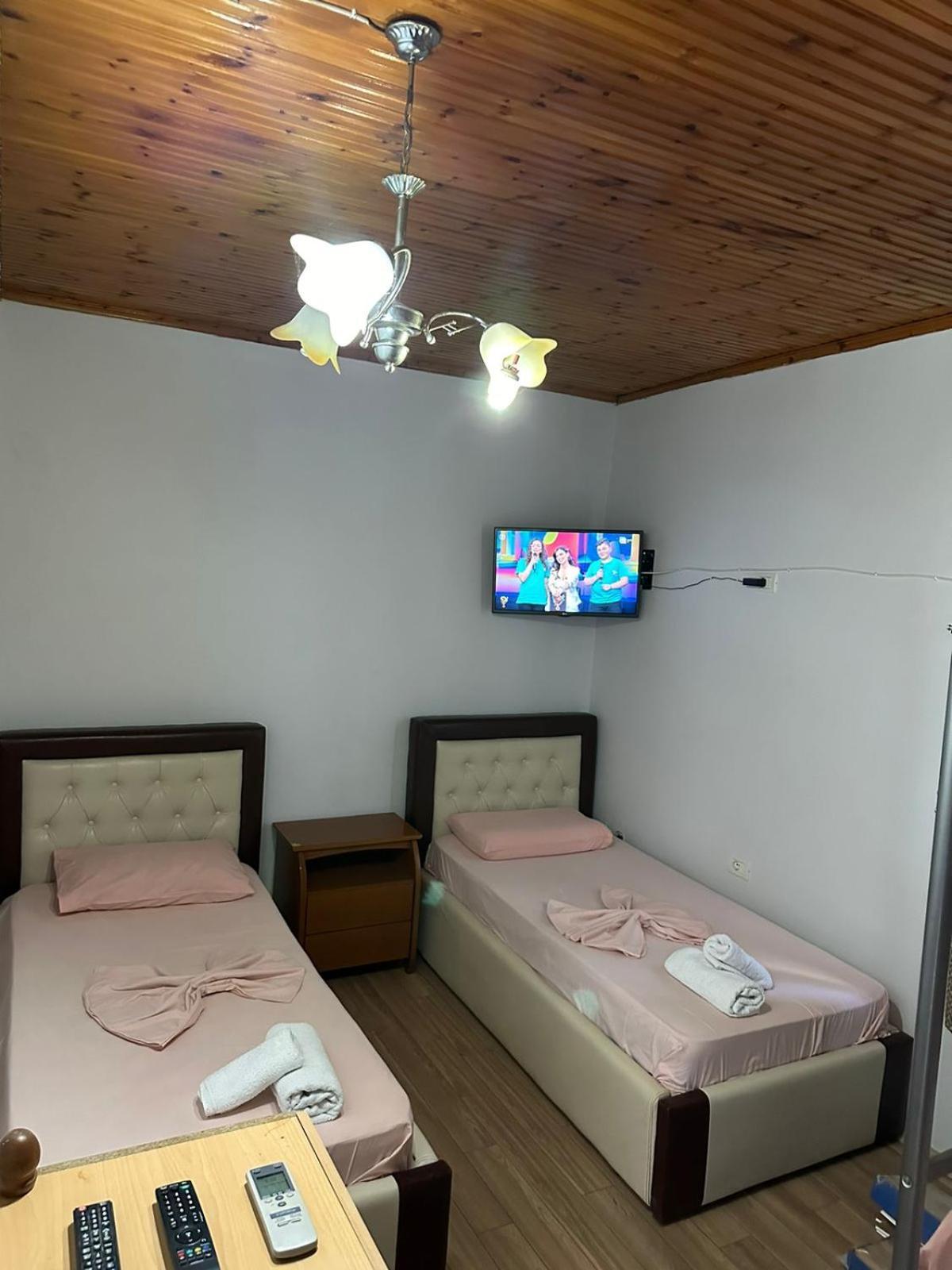 Eden Hostel Tirana Kültér fotó
