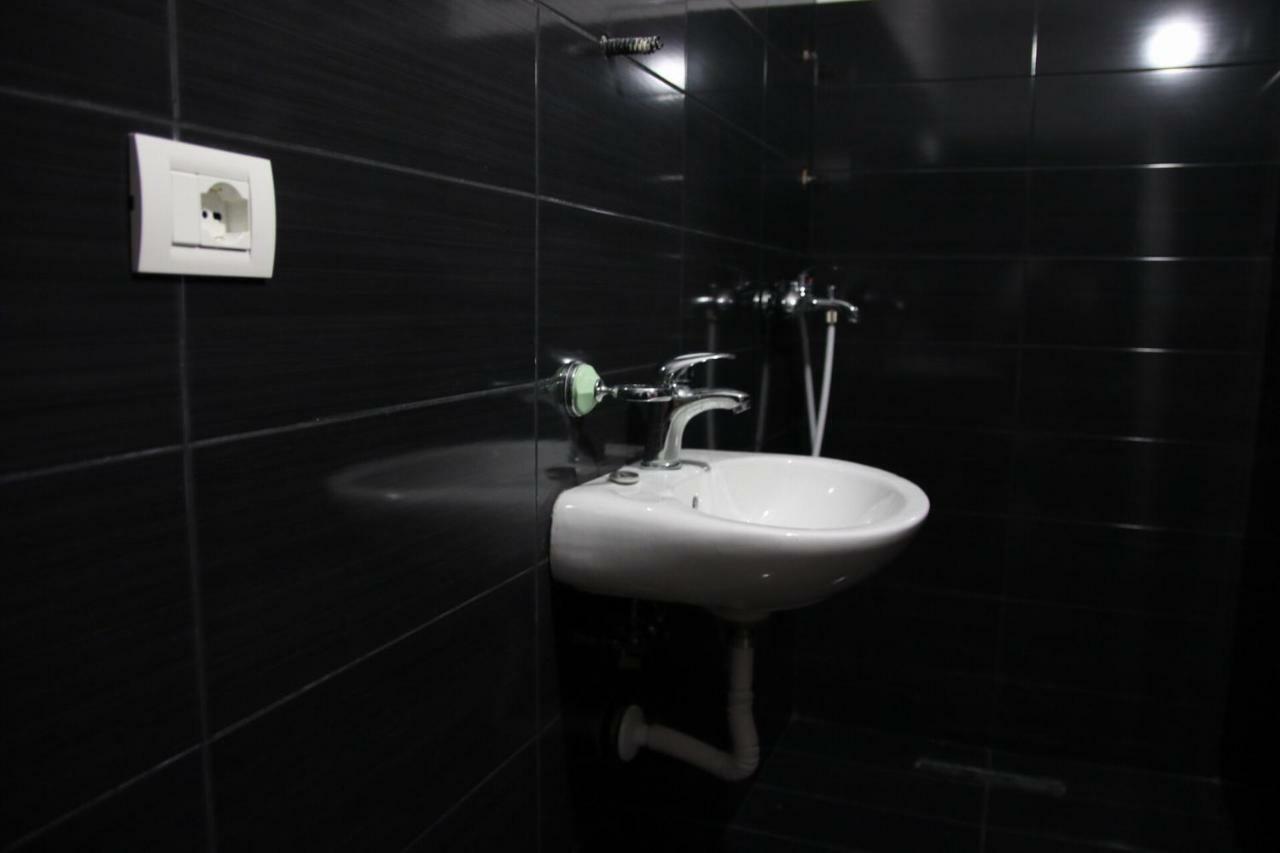 Eden Hostel Tirana Kültér fotó