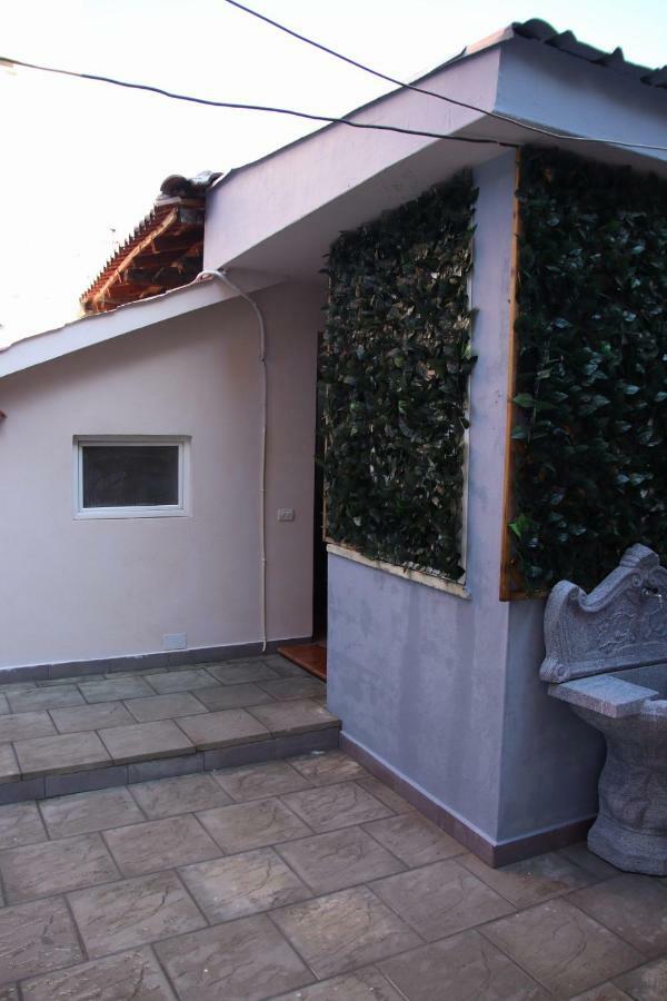 Eden Hostel Tirana Kültér fotó