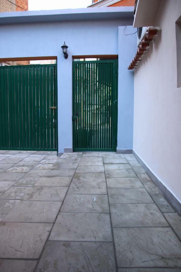 Eden Hostel Tirana Kültér fotó