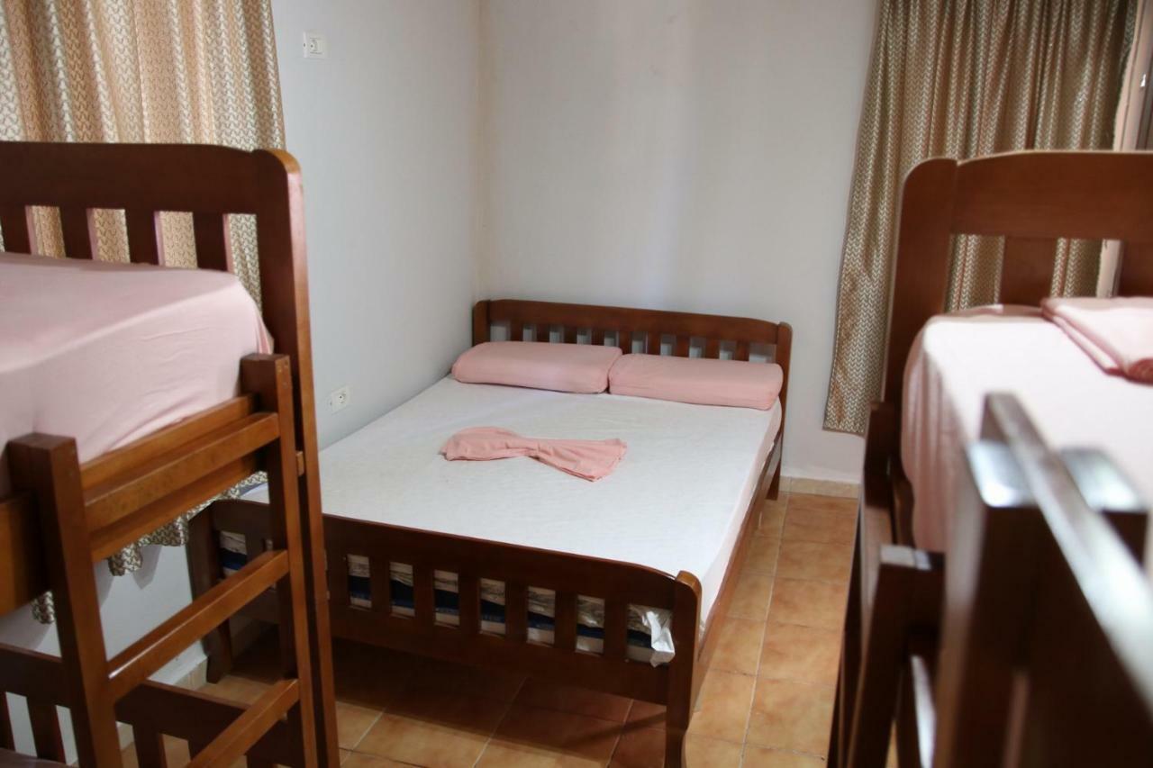 Eden Hostel Tirana Kültér fotó